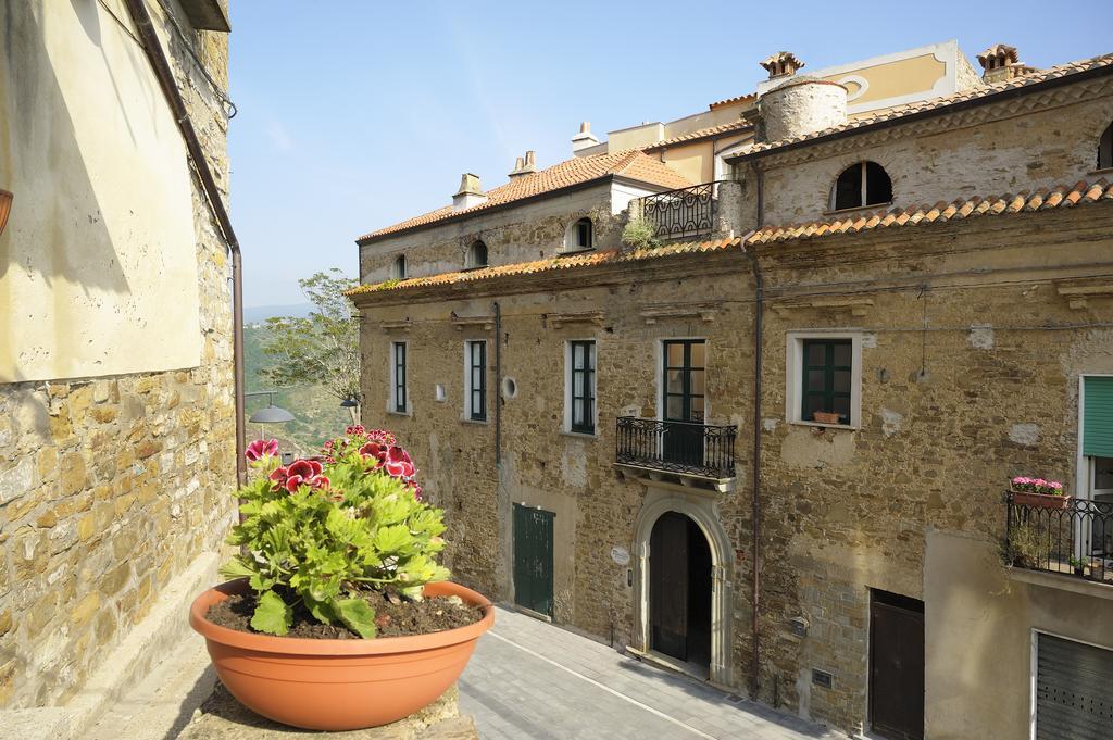 カステッラバーテResidenza Matarazzo E Le Sue Soffitteアパートメント エクステリア 写真