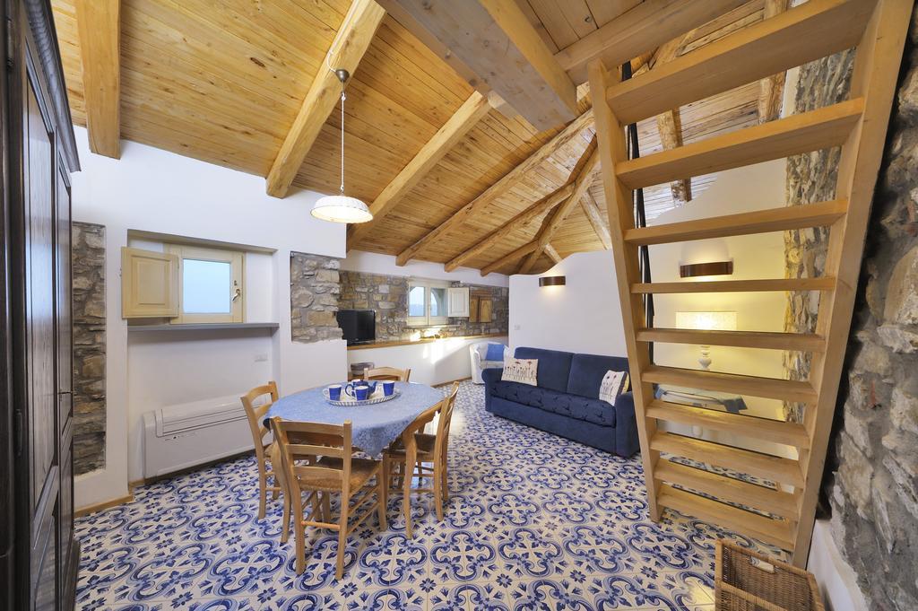 カステッラバーテResidenza Matarazzo E Le Sue Soffitteアパートメント エクステリア 写真